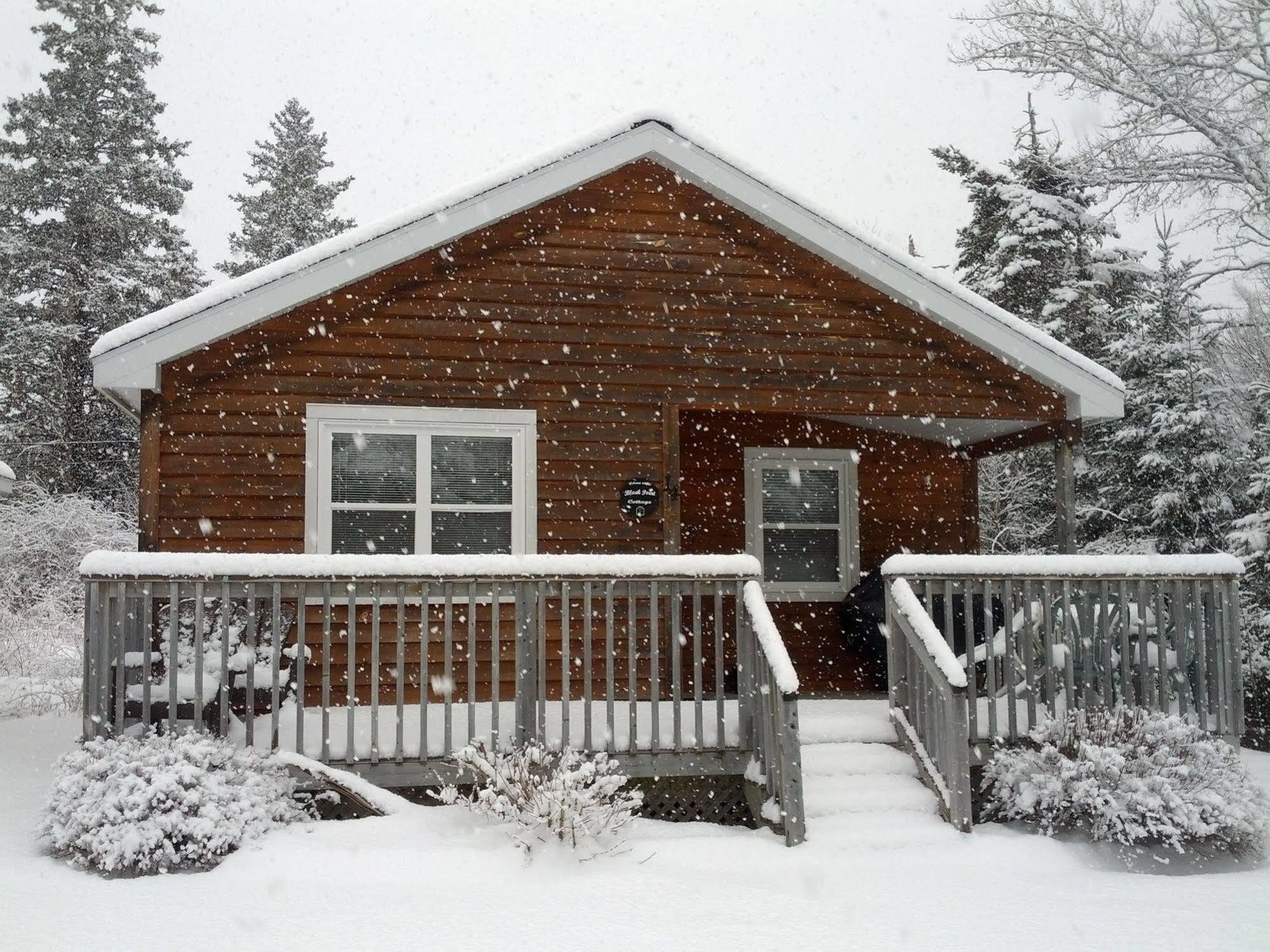 Anchorage House And Cottages Халифакс Екстериор снимка